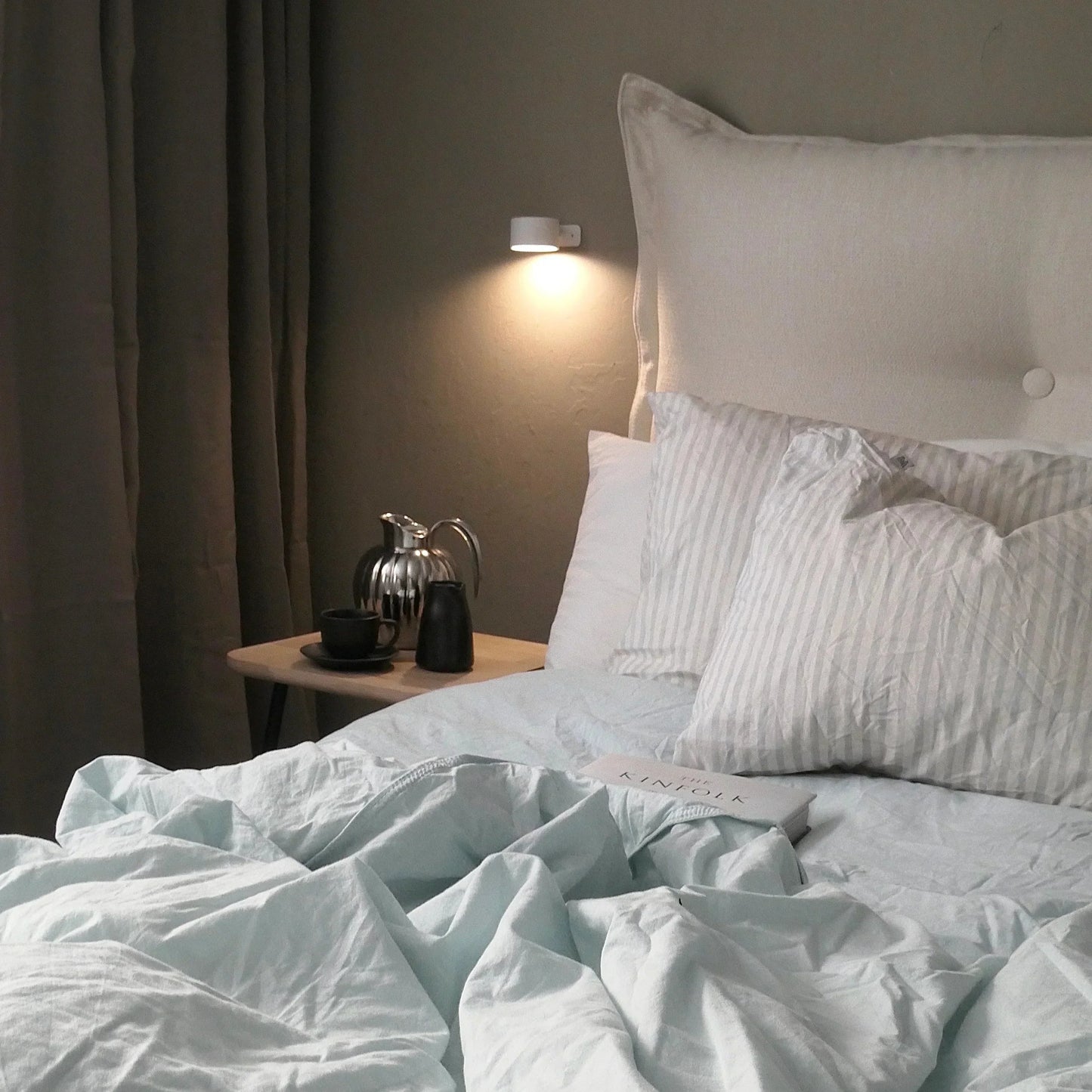 ИйзиСтик™ безжична стенна лампа