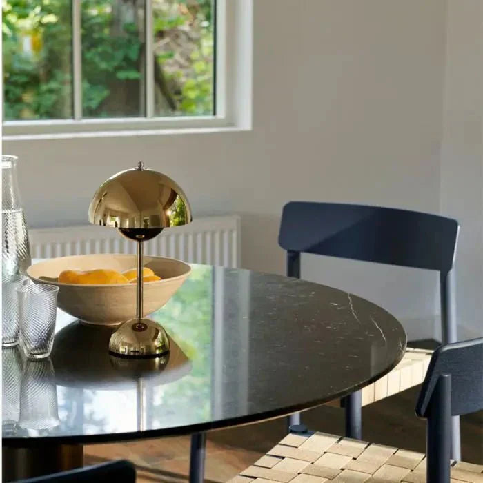 Дизайнерска маса с лампа в стил Амстердам