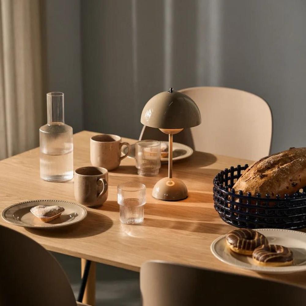 Дизайнерска маса с лампа в стил Амстердам